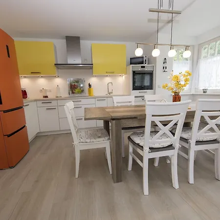 Ferienhaus Regenbogen F401 Mit Kamin, Terrasse, Garten Ostseebad Binz