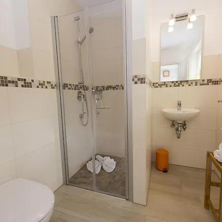Ferienhaus Regenbogen F401 Mit Kamin, Terrasse, Garten